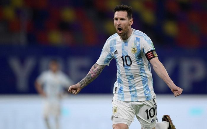 Messi đá phạt hoàn hảo, Argentina vẫn bị chia điểm ngày ra quân tại Copa America 2021