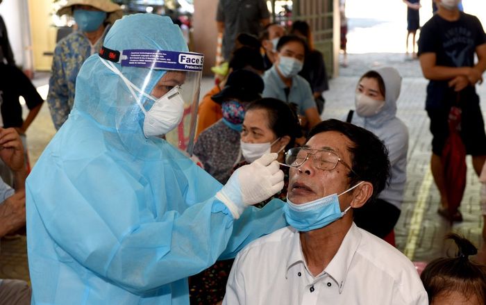 Hơn 3.000 người dân khu vực phong toả ở Nghệ An âm tính lần 1 với Covid-19