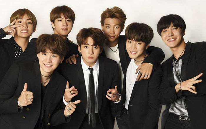 BXH Billboard tuần này: BTS thống trị tuần thứ 3 liên tiếp, Dua Lipa ngậm ngùi 'dậm chân tại chỗ'
