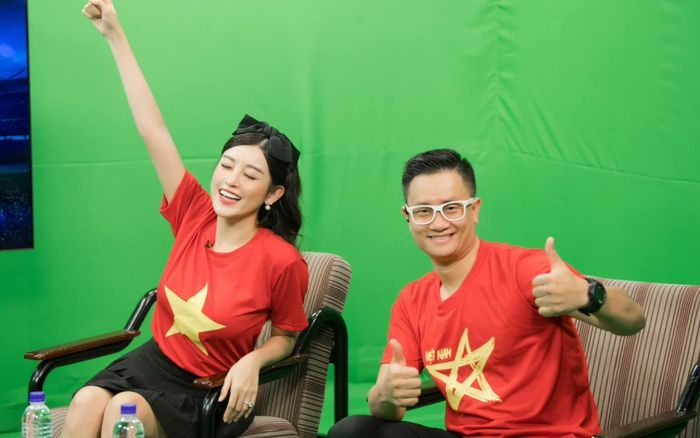 Trên sóng truyền hình, Á hậu Huyền My bình luận điều gì về Đoàn Văn Hậu khiến 3 khách mời nam phải gật gù