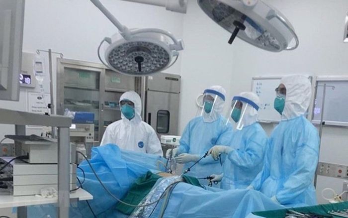 Một nhân viên Liên Hiệp Quốc mắc Covid- 19 chuyển biến nặng được các bác sĩ Việt Nam điều trị khỏi bệnh