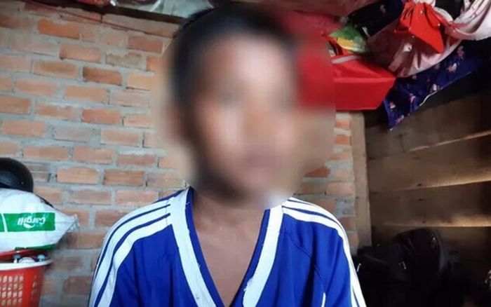 Vụ học trò nghèo không có tiền nộp quỹ bị Hiệu trưởng giữ học bạ: 'Tôi làm việc tất cả cũng vì học sinh'