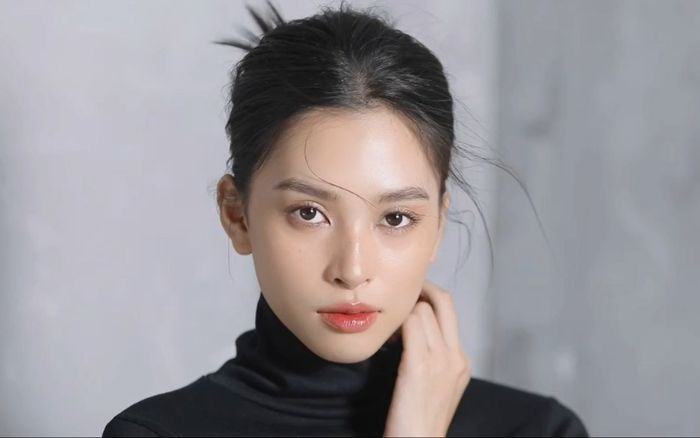 Hoa hậu Tiểu Vy chứng minh đẳng cấp nhan sắc 'trăm năm có một' khi hóa nàng thơ tinh khôi