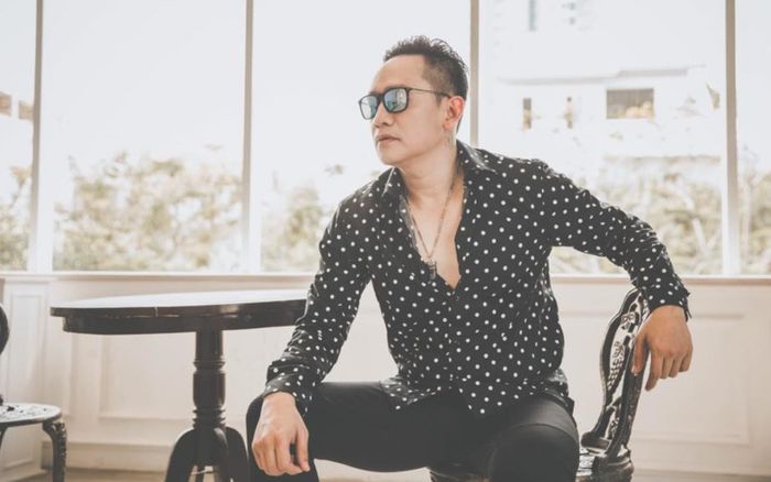 Duy Mạnh nửa đêm 'bóc phốt' giới showbiz: 'Làm từ thiện để đánh lạc hướng và dắt mũi dư luận'