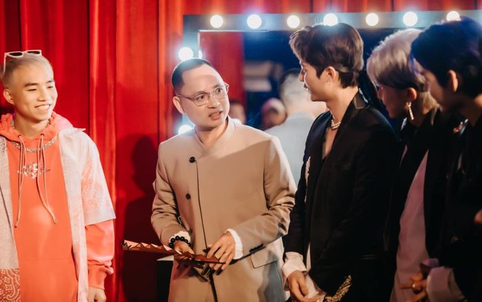 Master Nguyễn Hải Phong 'chiêu đãi' các học trò, riêng Han Sara bị cho 'ra rìa đến cuối mùa' vì lí do này
