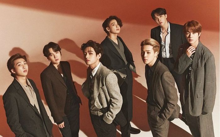 Tranh cãi về trang phục của BTS gần đây: Công ty nên tìm stylist mới?