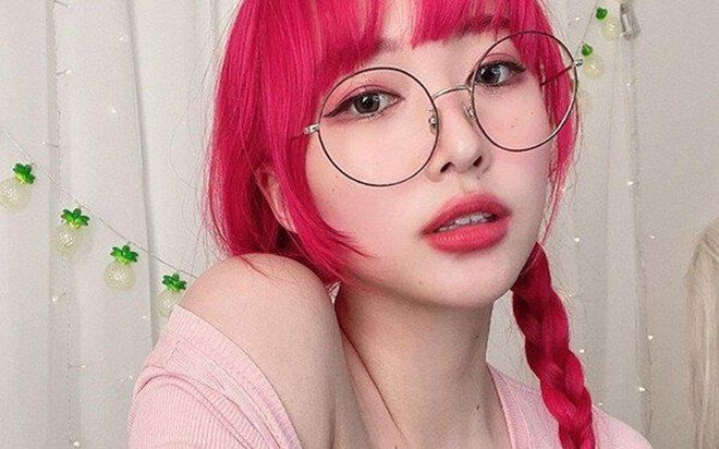 Diện đồ mỏng tang hưởng ứng điệu nhảy trào lưu, nữ streamer bất ngờ 'vạch áo khoe vòng 1' trên livestream