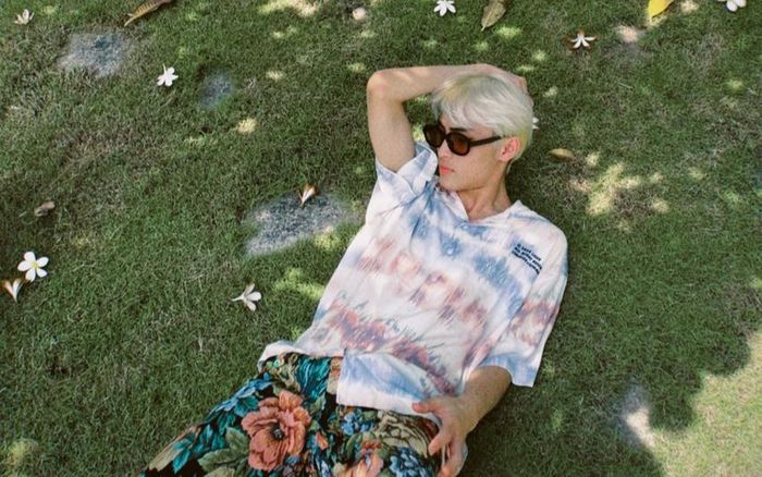 Trên hình cool ngầu vậy thôi chứ ngoài đời Wren Evans dễ thương thế này cơ mà