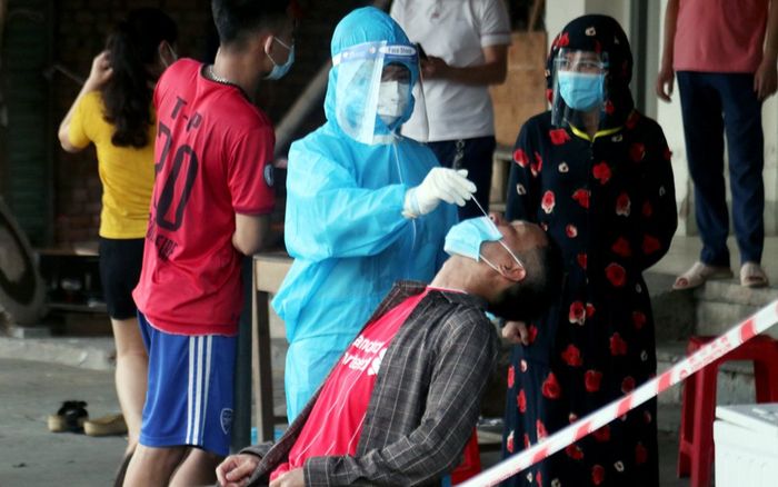 Nghệ An có thêm 6 ca bệnh Covid-19, trong đó 3 ca liên quan đến chợ đầu mối