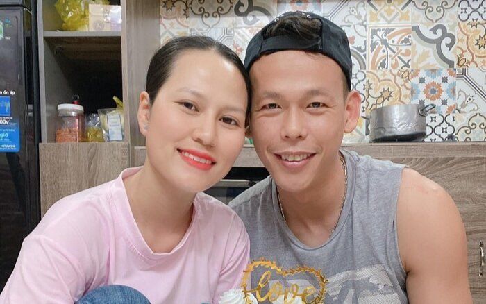 Chưa được rời khu cách ly, vợ Tấn Trường gửi gắm chồng một câu cực ngọt khiến fan 'xỉu up xỉu down'