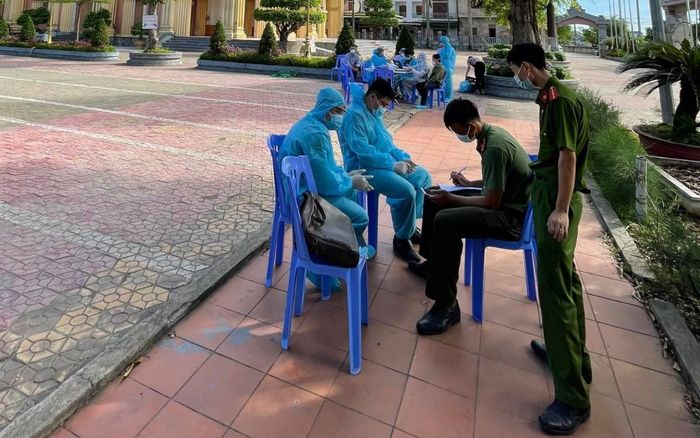 Hà Tĩnh: Thêm 6 người dương tính Covid-19, vẫn chưa tìm thấy nguồn lây nhiễm