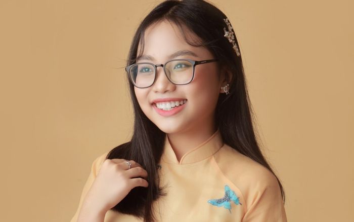 Phương Mỹ Chi lên tiếng xin lỗi vì PR quá lố sản phẩm làm trắng da chưa rõ nguồn gốc