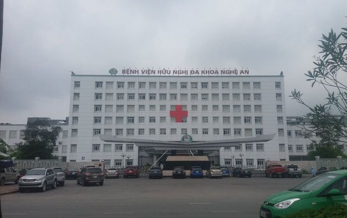 Người đàn ông đưa vợ đi sinh có kết quả dương tính với Covid-19