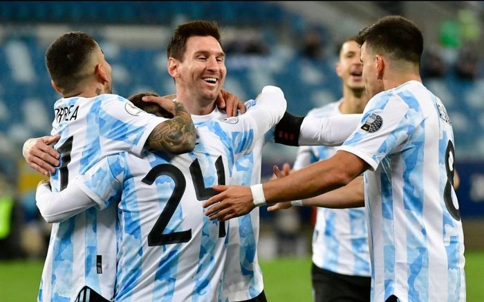 Bolivia 1-4 Argentina: Show diễn của Messi trong ngày đi vào lịch sử Albiceleste