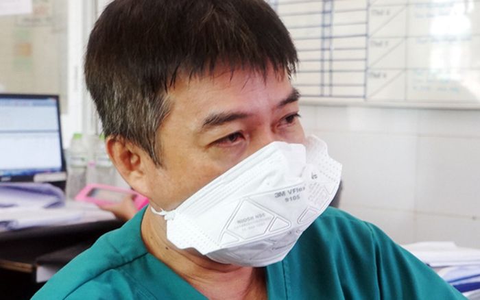 Câu nói ấm lòng giữa 'chiến trường' COVID-19: 'Cố gắng nhé, đã sống rồi'
