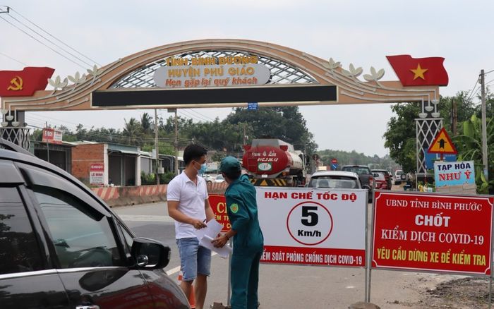 Tài xế đi từ TP.HCM về Bình Phước dương tính với Covid- 19, đã ghé qua nhiều nơi trước khi được phát hiện