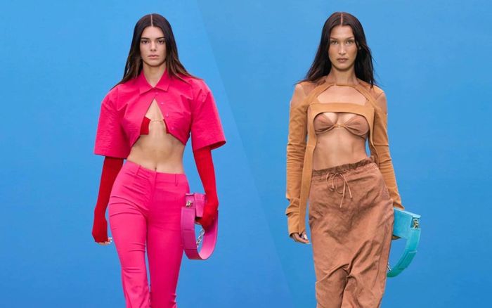 Chân dài Kendall Jenner & Bella Hadid tái xuất trên sàn runway, mặc áo toang vòng 1 hút mắt