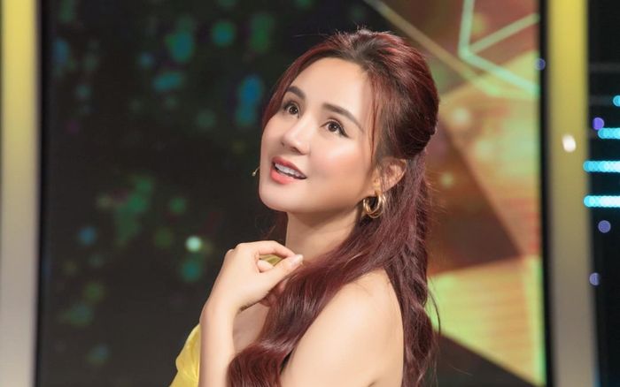 Vy Oanh chia sẻ về chuyện từ thiện: 'Không cần màu mè hay nổi tiếng thêm'
