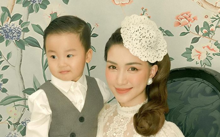Hòa Minzy tiết lộ bức ảnh thích nhất của con trai, fan xuýt xoa 'mẹ Hòa đúng là mát sữa'