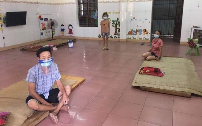 Xúc động chuyện gia đình xin bớt suất ăn trong khu cách ly vì ... không đủ chi phí