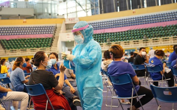 TP.HCM tạm dừng lấy mẫu diện rộng, tập trung xét nghiệm COVID-19 cho thí sinh thi tốt nghiệp THPT