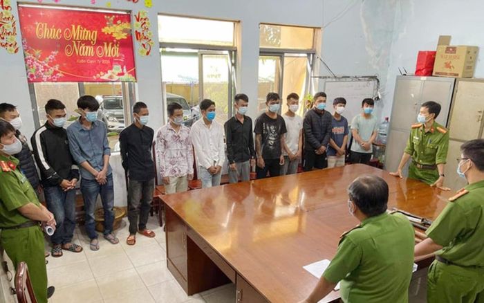 Tạm giữ 12 thanh thiếu niên liên quan đến cái chết của một học sinh lớp 9