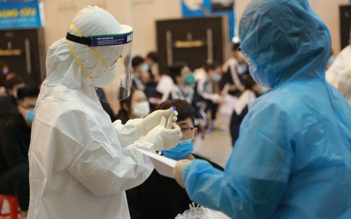 Hà Nội phát hiện 5 người trong một gia đình dương tính với SARS-CoV-2 khi test nhanh