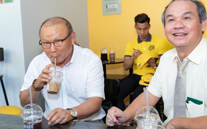 Xúc động trước tâm sự của ông Park với bầu Đức: Tôi cứ nghĩ đến Việt Nam cùng lắm là 1 năm