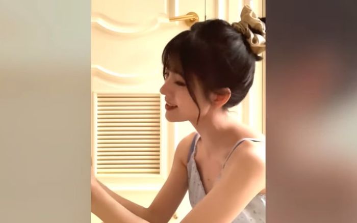 Cúc Tịnh Y cover ca khúc kinh điển tại địa điểm 'khó đỡ', thu hút 7 triệu lượt xem