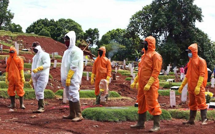 Indonesia bên bờ vực 'vỡ trận', kỷ lục hơn 1.000 ca tử vong vì Covid-19 trong 24 giờ