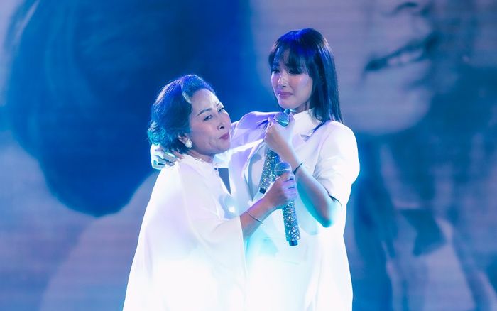 Tiết mục song ca của Cara và mẹ áp đảo lượt xem tập 7 The Heroes, khuấy đảo mạng xã hội với 5 triệu view