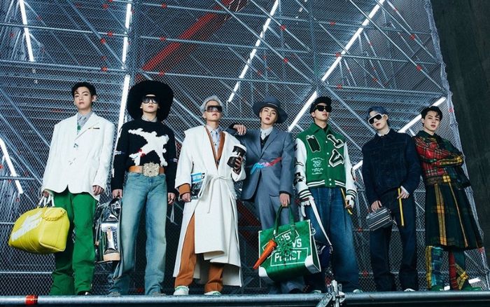 BTS khiến fan thế giới rụng rời khi xuất hiện ở show Louis Vuitton với visual quá hoàn hảo