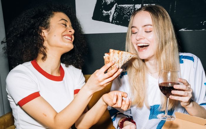 Tránh xa 9 loại thực phẩm này nếu bạn muốn có làn da mịn màng, không nếp nhăn