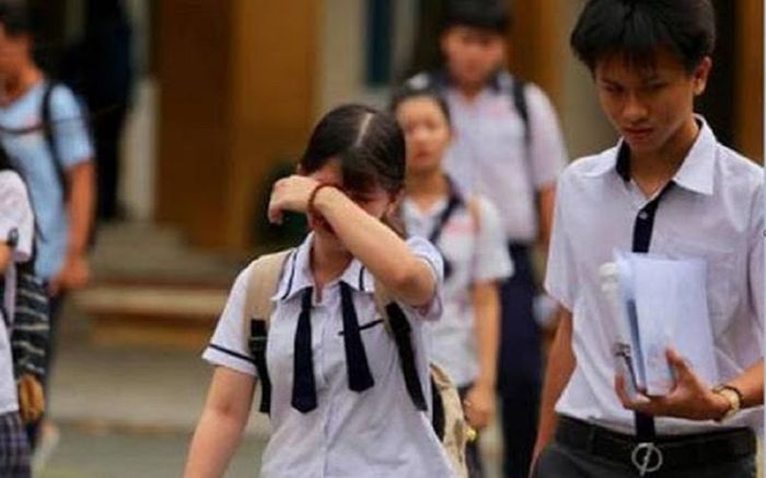 Thông tin gây bất ngờ vụ thí sinh chụp đề thi Toán rồi gửi cho người nhà 'cầu cứu' dân mạng giải hộ