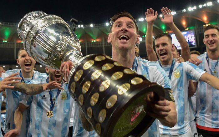 Messi 'phá vỡ sự im lặng' sau khi giành danh hiệu đầu tiên với Argentina