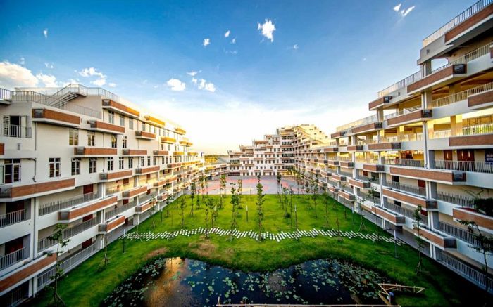 Cận cảnh trường đại học đẹp như khách sạn 5 sao, mỗi bước đi là có một tá ảnh như fashionista