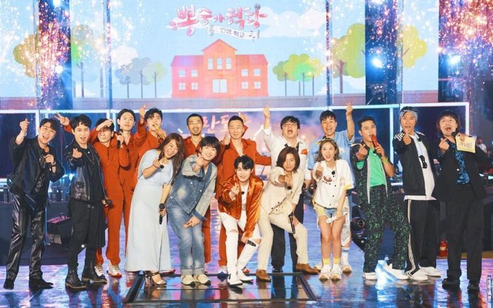 Bất chấp Covid-19, hàng nghìn khán giả Hàn Quốc chen chúc xem concert