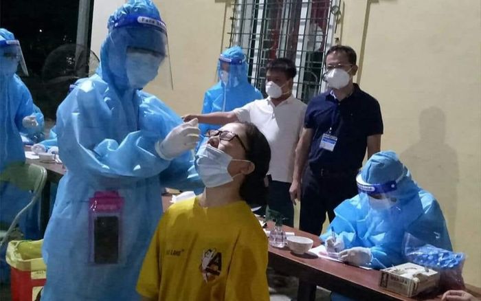 Cả nhà 3 người nhiễm Covid-19 chưa rõ nguyên nhân