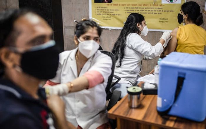 Gần 50.000 ca mắc Covid-19 mới trong ngày, Indonesia vượt Ấn Độ thành tâm dịch ở châu Á