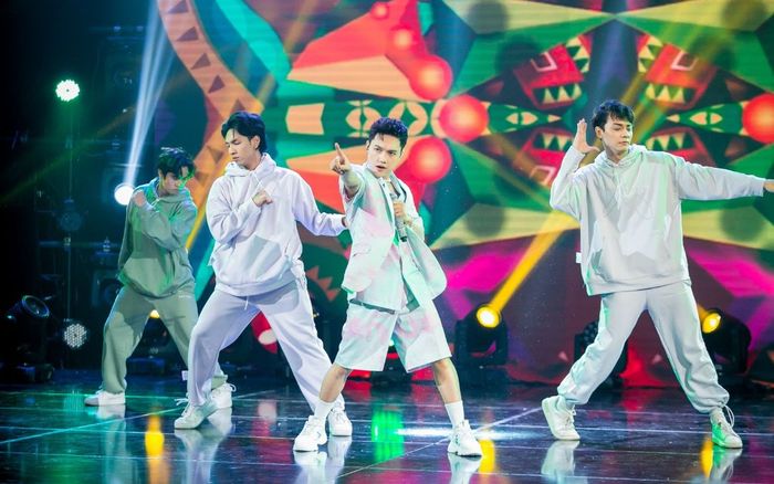 HOT! Vừa công khai “người ấy”, JSol bất ngờ hát về sự độc thân ở The Heroes