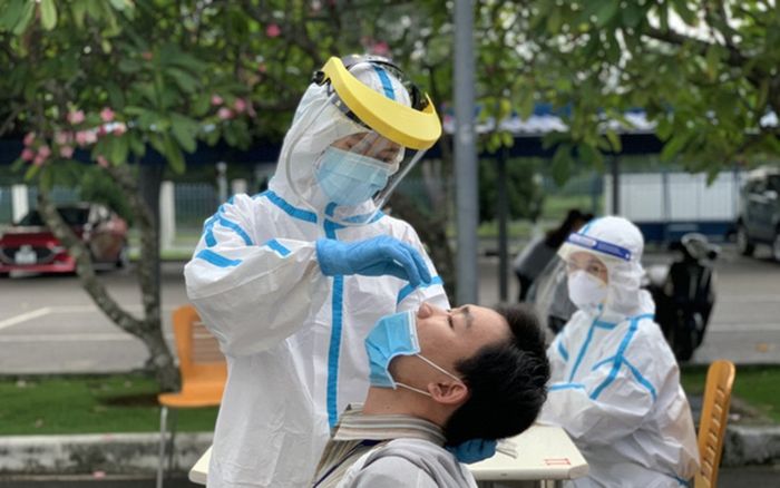 TP. HCM bác bỏ thông tin phong tỏa toàn thành phố từ 0h ngày 15/7