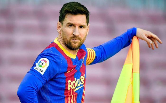Messi giảm 50% lương, ký hợp đồng 5 năm với Barca