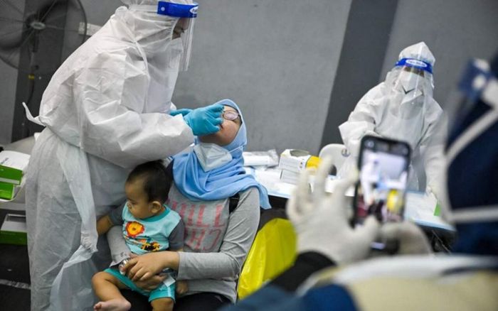 Gia đình người Malaysia 'chết lặng' khi biết nhiễm biến thể Delta dù ở nhà suốt từ tháng 4