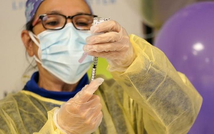 Biến thể Delta đang lây lan chóng mặt, vì sao tiêm vaccine quan trọng ngay cả khi đã khỏi Covid-19?