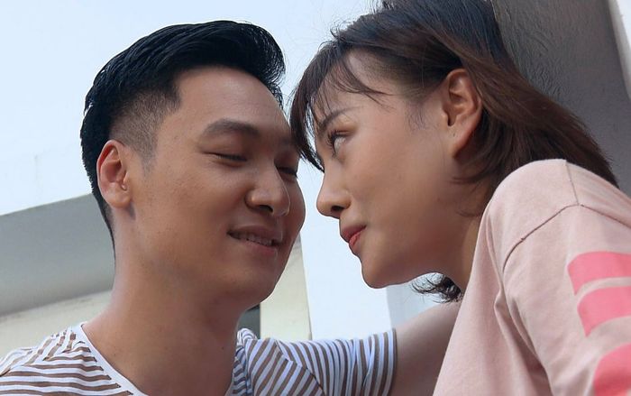 Hậu trường cảnh hôn 'vụng trộm' của Phương Oanh - Mạnh Trường: Táo bạo hơn cả trên phim