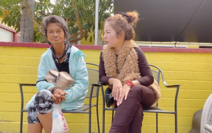 Em họ Kim Ngân: 'Thúy Nga đem chị ấy ra giễu cợt như một kẻ điên, lợi dụng quay YouTube để kiếm tiền'