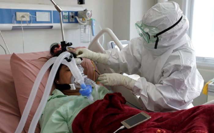 Quá chán với kẻ tin Covid-19 là trò bịp, bác sĩ cho người dân tham quan bệnh viện để tận mắt chứng kiến