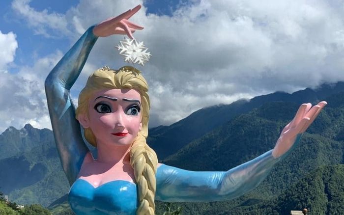 Phiên bản Elsa 'mặt gãy mắt lác' ở Sa Pa khiến dân tình khóc thét, chính quyền nói gì?