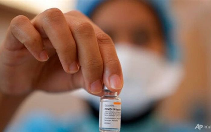 Malaysia điều tra vụ nhân viên y tế bị cáo buộc tiêm ống vaccine rỗng cho dân