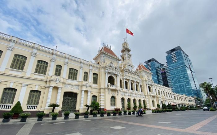 TP.HCM ra Chỉ thị khẩn số 12: Người trong khu phong tỏa chỉ được phép ra ngoài 2 lần/tuần